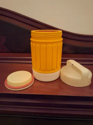 Porta vivande giallo e bianco