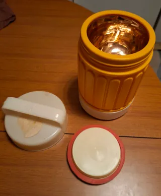 Porta vivande giallo e bianco