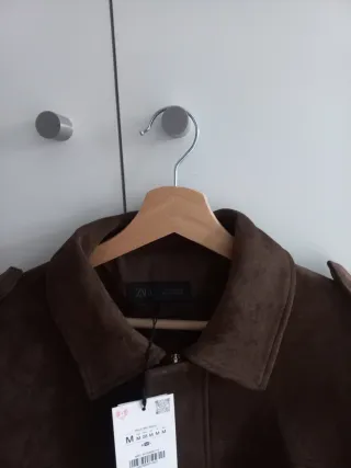 Cazadora efecto ante Zara Talla M