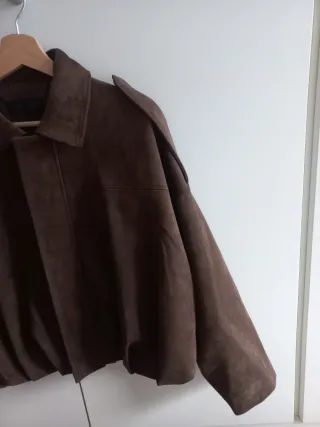 Cazadora efecto ante Zara Talla M