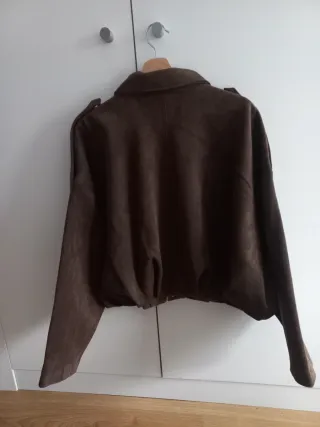 Cazadora efecto ante Zara Talla M