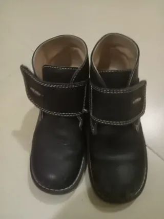 Botas niño talla 33 negras