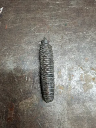 Peso pigna per orologio a cucù