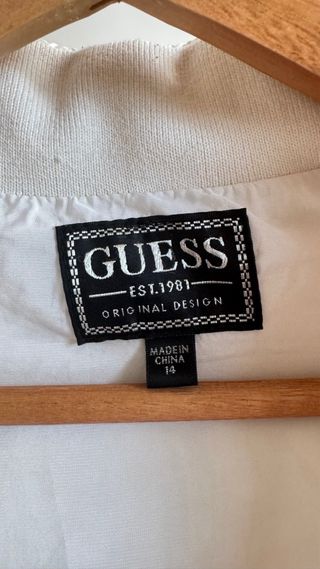 Cazadora Guess Niña Blanca talla 14