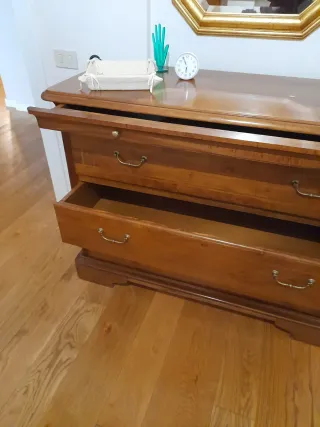 Cassettiera in legno stile noce