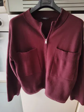 Cárdigan burdeos Parfois con Cremallera