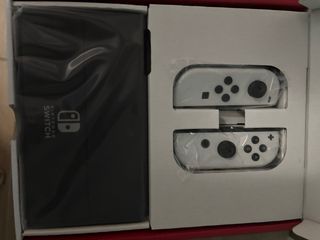 Nintendo Switch OLED con gioco incluso