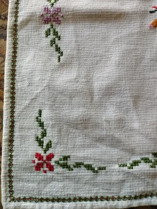 Tapete infantil bordado a mano