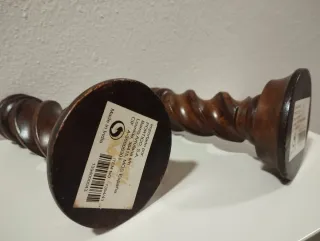 Candelabros de madera tallada
