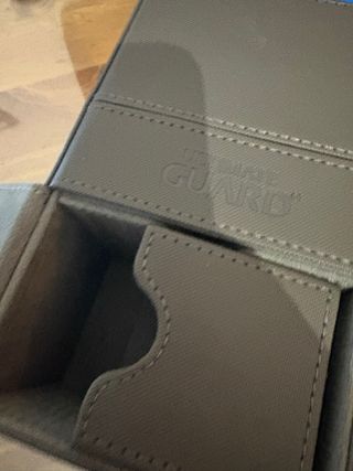Ultimate Guard Caja para 2 Mazos + Dados