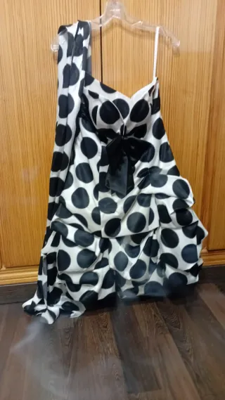 Vestido de fiesta exclusivo lunares