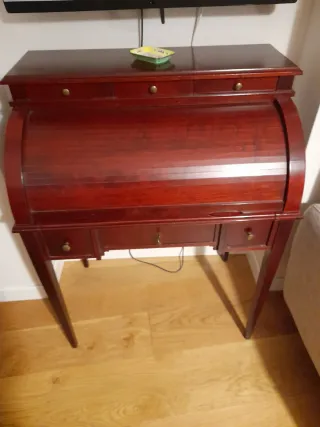 Scrivania mobile in legno con serranda