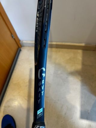 Raqueta Head Gravity Pro, cordaje nuevo, Solinco.