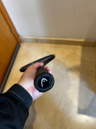 Raqueta Head Gravity Pro, cordaje nuevo, Solinco.