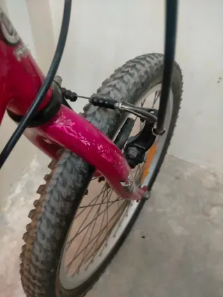 Bicicleta infantil roja