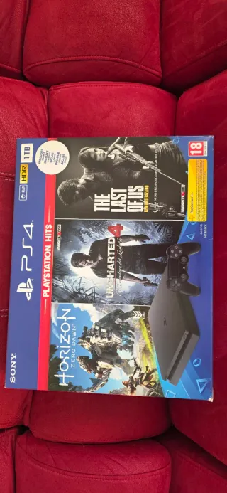 Consola PS4 1TB Hits + Mando Negro