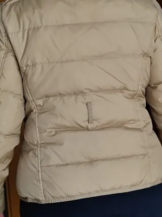 Chaqueta de plumas beige