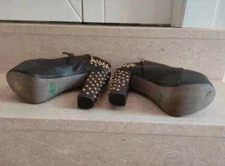 Tronchetti MNG tacco alto plateau borchie oro n.34