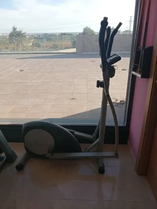 Elíptica de ejercicio