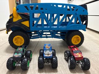 Camión Organizador Monster Trucks Hot Wheels