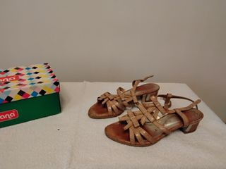 Sandali Beige e Marroni