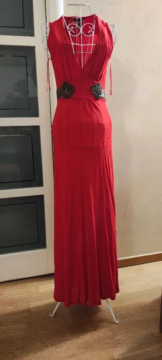 Vestito lungo rosso con perline