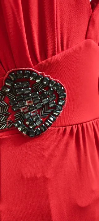 Vestito lungo rosso con perline