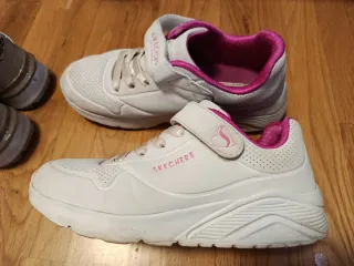 Lote Scarpe Adidas e Skechers Taglia 36