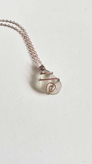 Collana Vetro Marino Bianco con Filo Oro Rosa