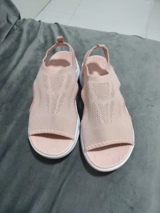 Sandalias cómodas rosa y blanco