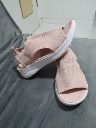 Sandalias cómodas rosa y blanco