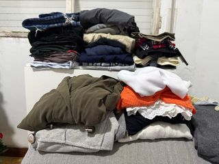 Consegna di abbigliamento 47 capi da donna e uomo