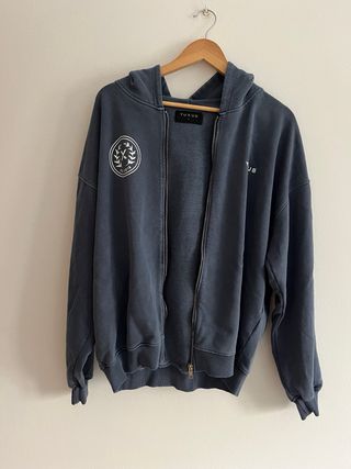 Sudadera YUXUS gris con cremallera