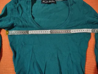 Jersey Bershka verde manga larga