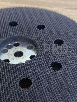 Plato abrasivo autoadherente