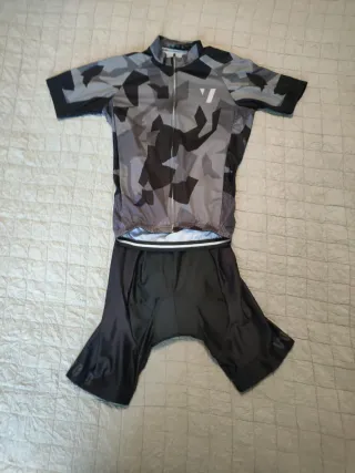 Conjunto Ciclismo Hombre VOID Maillot y Culote