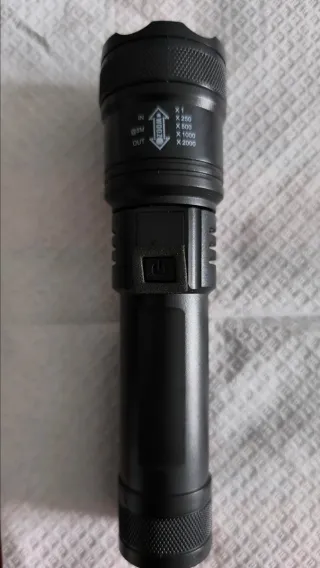 Linterna LED Táctica Zoom