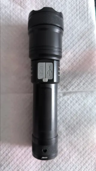 Linterna LED Táctica Zoom