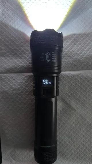 Linterna LED Táctica Zoom