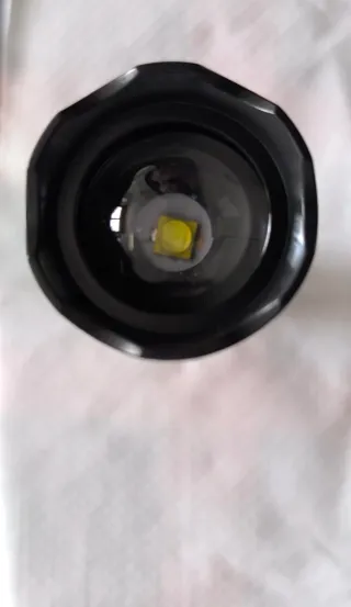 Linterna LED Táctica Zoom