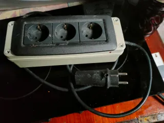 Regleta 3 enchufes Schuko portátil