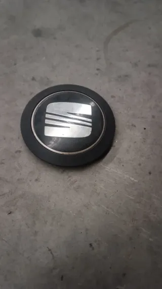 Tapacubos Seat/ insignia de la llanta ,tapa tuerca