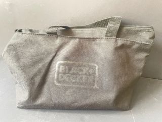 Lijadora eléctrica y manual roja y accesorios.