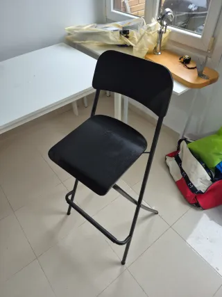 Silla alta plegable Ikea negra