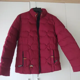 Abrigo acolchado rojo de chico