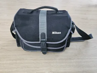 Cámara Analógica Nikon F70 + 3 Lentes + bolsa