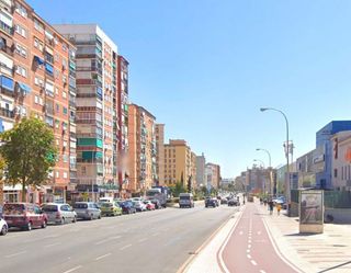 Piso en alquiler en Polígonos - Recinto Ferial Cortijo de Torres en Málaga