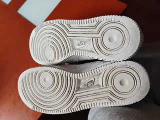 Zapatillas Nike Air Blancas y Plateadas