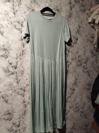 Vestido largo verde tacto seda