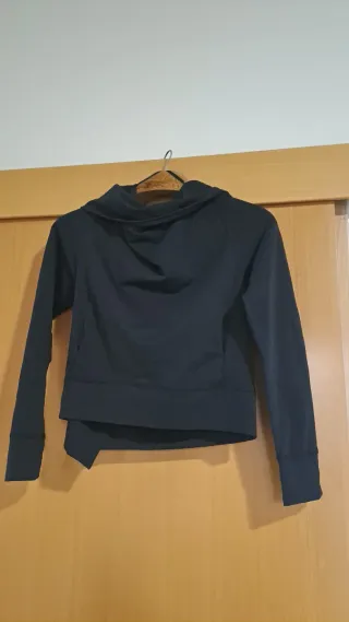 Chaqueta corta negra